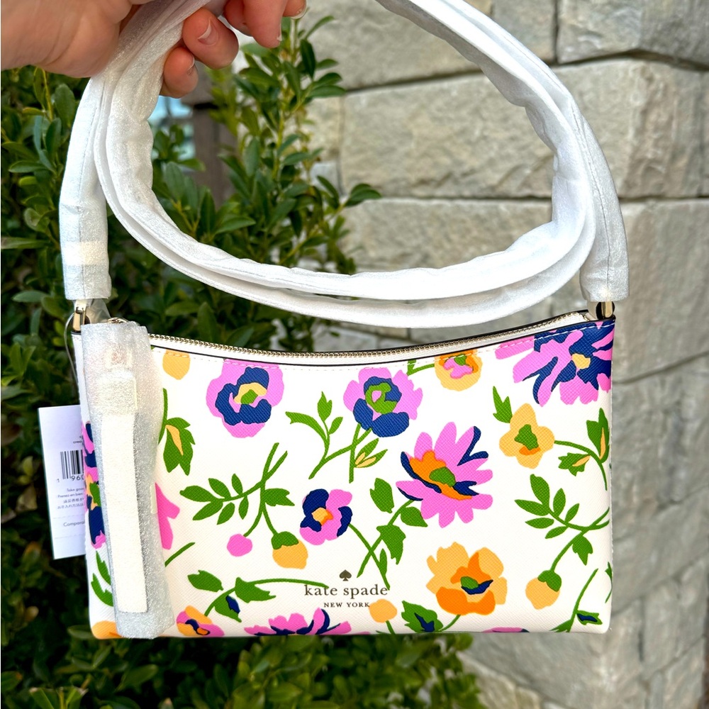 ❌SOLD ❌🌸🌼Brand New Kate Spade Sadie Printed Small Crossbody 🌸🌼 - Picture 1 of 14